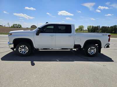 2020 Chevrolet 2500 Crew Cab, $26900. Photo 3