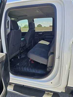 2020 Chevrolet 2500 Crew Cab, $26900. Photo 5