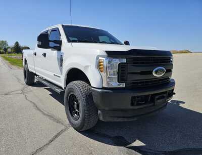 2018 Ford F350 Crew Cab, $23900. Photo 1