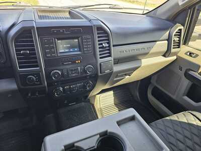 2018 Ford F350 Crew Cab, $23900. Photo 9