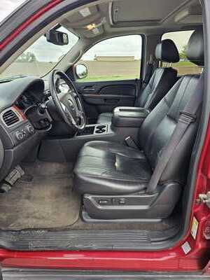 2013 GMC Yukon XL, $4995. Photo 6
