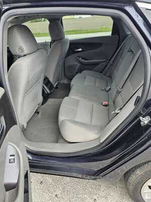 2014 Chevrolet Impala, $5800. Photo 4