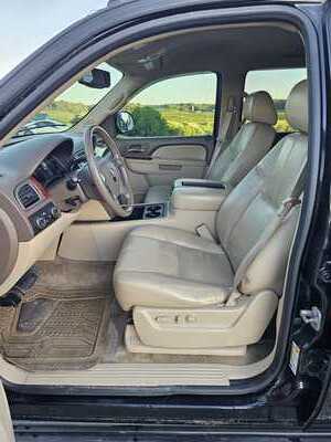 2012 GMC Yukon, $8500. Photo 6