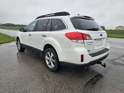 2014 Subaru Outback, $2800. Photo 4