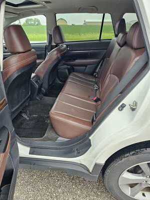 2014 Subaru Outback, $2800. Photo 5