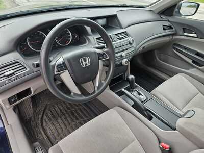 2009 Honda Accord, $4750. Photo 7