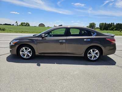 2013 Nissan Altima, $3500. Photo 3