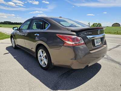 2013 Nissan Altima, $3500. Photo 4