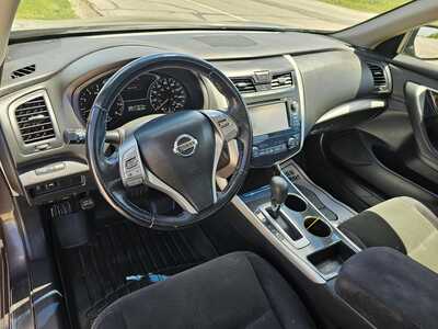 2013 Nissan Altima, $3500. Photo 7