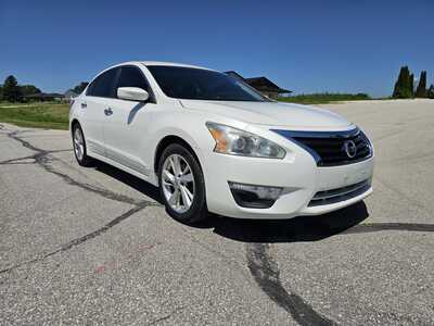 2013 Nissan Altima, $3600. Photo 1