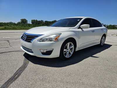 2013 Nissan Altima, $3600. Photo 2