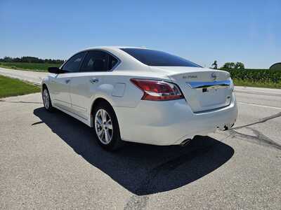 2013 Nissan Altima, $3600. Photo 4