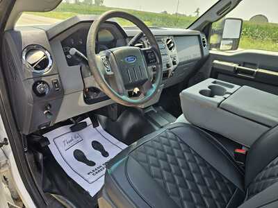 2016 Ford F350 Crew Cab, $12500. Photo 8
