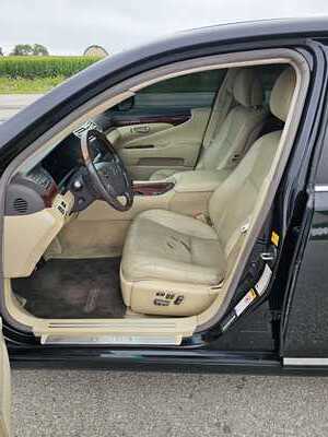 2011 Lexus LS Series, $8800. Photo 7