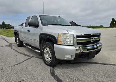 2011 Chevrolet 1500 Ext Cab, $3500. Photo 1