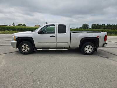 2011 Chevrolet 1500 Ext Cab, $3500. Photo 3