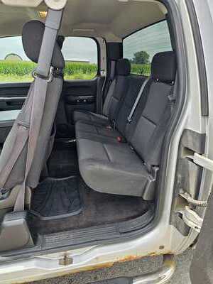 2011 Chevrolet 1500 Ext Cab, $3500. Photo 5