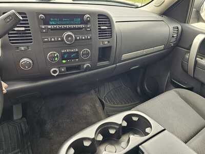 2011 Chevrolet 1500 Ext Cab, $3500. Photo 8