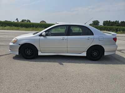 2005 Toyota Corolla, $2500. Photo 3