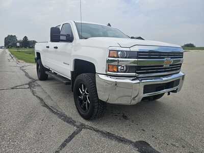 2017 Chevrolet 2500 Crew Cab, $16500. Photo 1