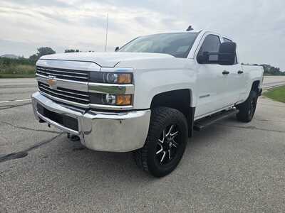 2017 Chevrolet 2500 Crew Cab, $16500. Photo 2