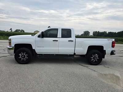 2017 Chevrolet 2500 Crew Cab, $16500. Photo 3