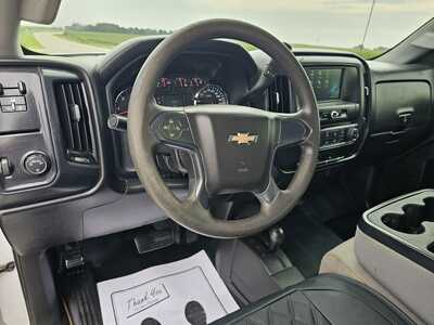 2017 Chevrolet 2500 Crew Cab, $16500. Photo 8
