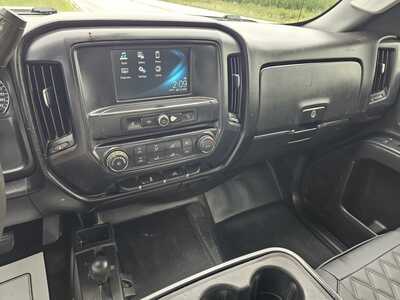 2017 Chevrolet 2500 Crew Cab, $16500. Photo 9