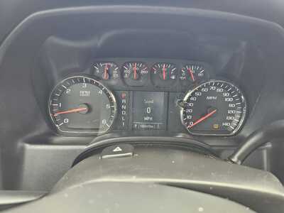 2017 Chevrolet 2500 Crew Cab, $16500. Photo 10