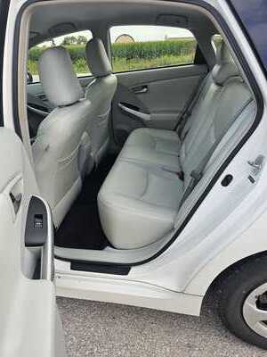 2012 Toyota Prius, $3800. Photo 6