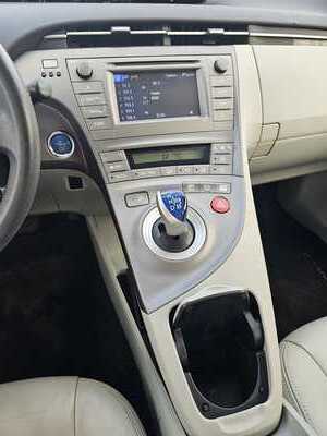 2012 Toyota Prius, $3800. Photo 9