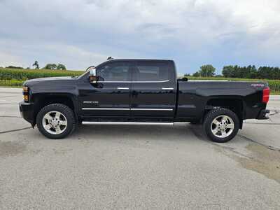 2016 Chevrolet 2500 Crew Cab, $29500. Photo 3