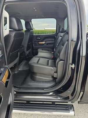 2016 Chevrolet 2500 Crew Cab, $29500. Photo 7