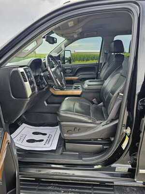 2016 Chevrolet 2500 Crew Cab, $29500. Photo 8