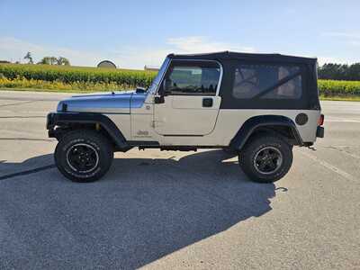 2004 Jeep Wrangler Unlimited, $3800. Photo 3