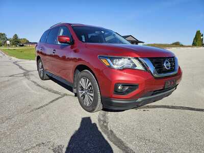2017 Nissan Pathfinder, $4995. Photo 1