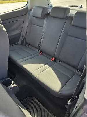 2008 Volkswagen Rabbit, $3600. Photo 6