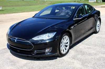 2016 Tesla Model S, $29999. Photo 2