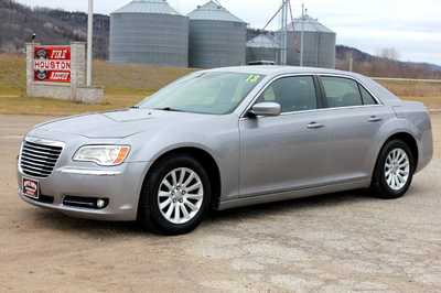 2013 Chrysler 300, $9999. Photo 2