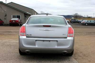 2013 Chrysler 300, $9999. Photo 7