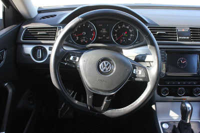 2019 Volkswagen Passat, $13999. Photo 11