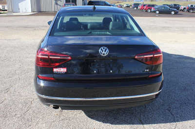 2019 Volkswagen Passat, $13999. Photo 7