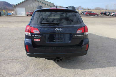 2014 Subaru Outback, $9499. Photo 7