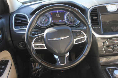 2017 Chrysler 300, $11999. Photo 11