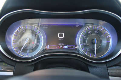 2017 Chrysler 300, $11999. Photo 12