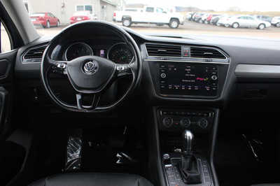 2019 Volkswagen Tiguan, $14499. Photo 10