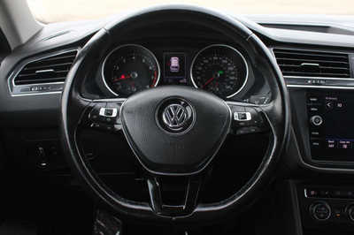 2019 Volkswagen Tiguan, $14499. Photo 11