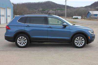 2019 Volkswagen Tiguan, $14499. Photo 5