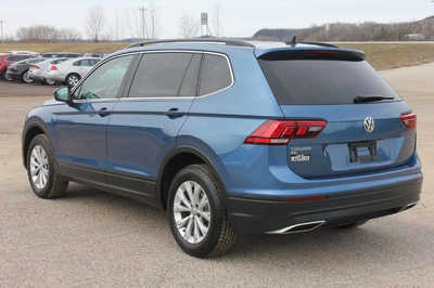 2019 Volkswagen Tiguan, $14499. Photo 8