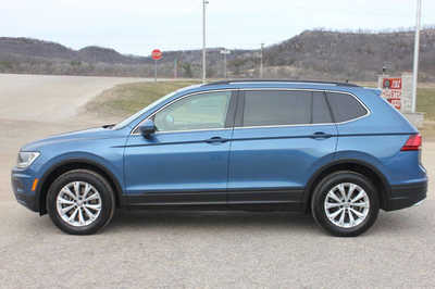 2019 Volkswagen Tiguan, $14499. Photo 9